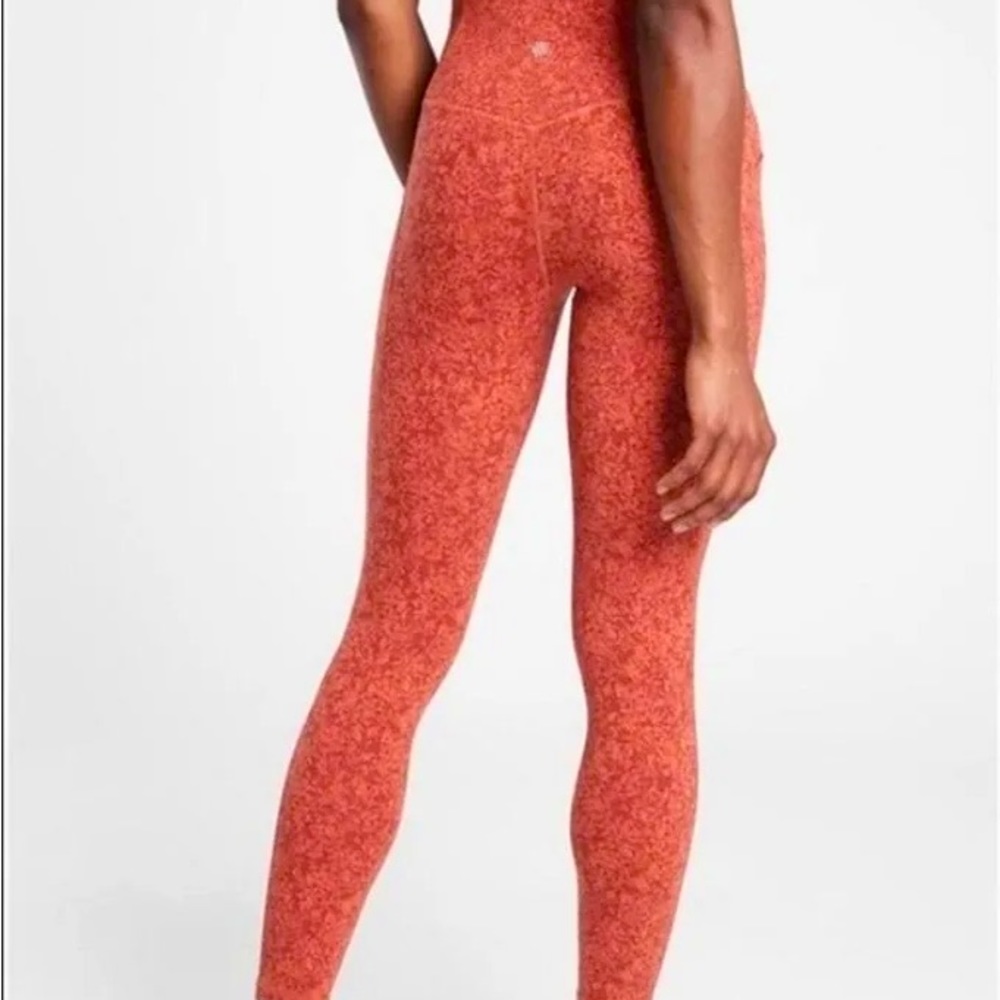 Athleta Salutation Stash 7/8 Medium - image 1